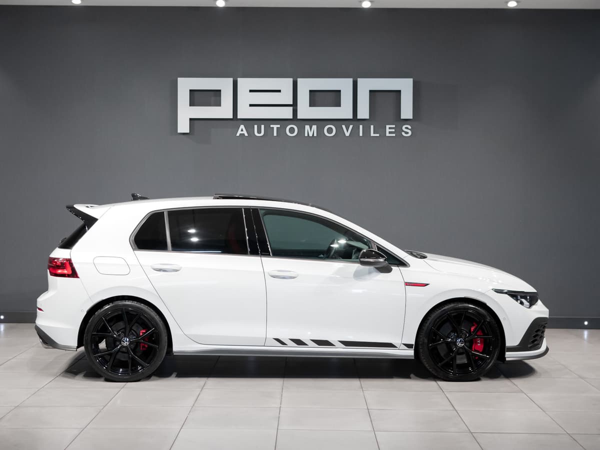 Volkswagen Golf 8 GTI Clubsport — foto 2