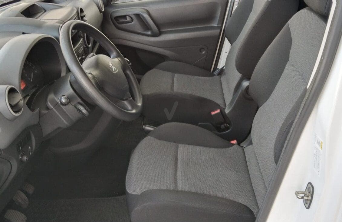Peugeot Partner Furgon Confort — foto principal
