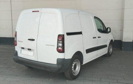 Miniatura 4 de 5 del coche: Peugeot Partner Furgon Confort