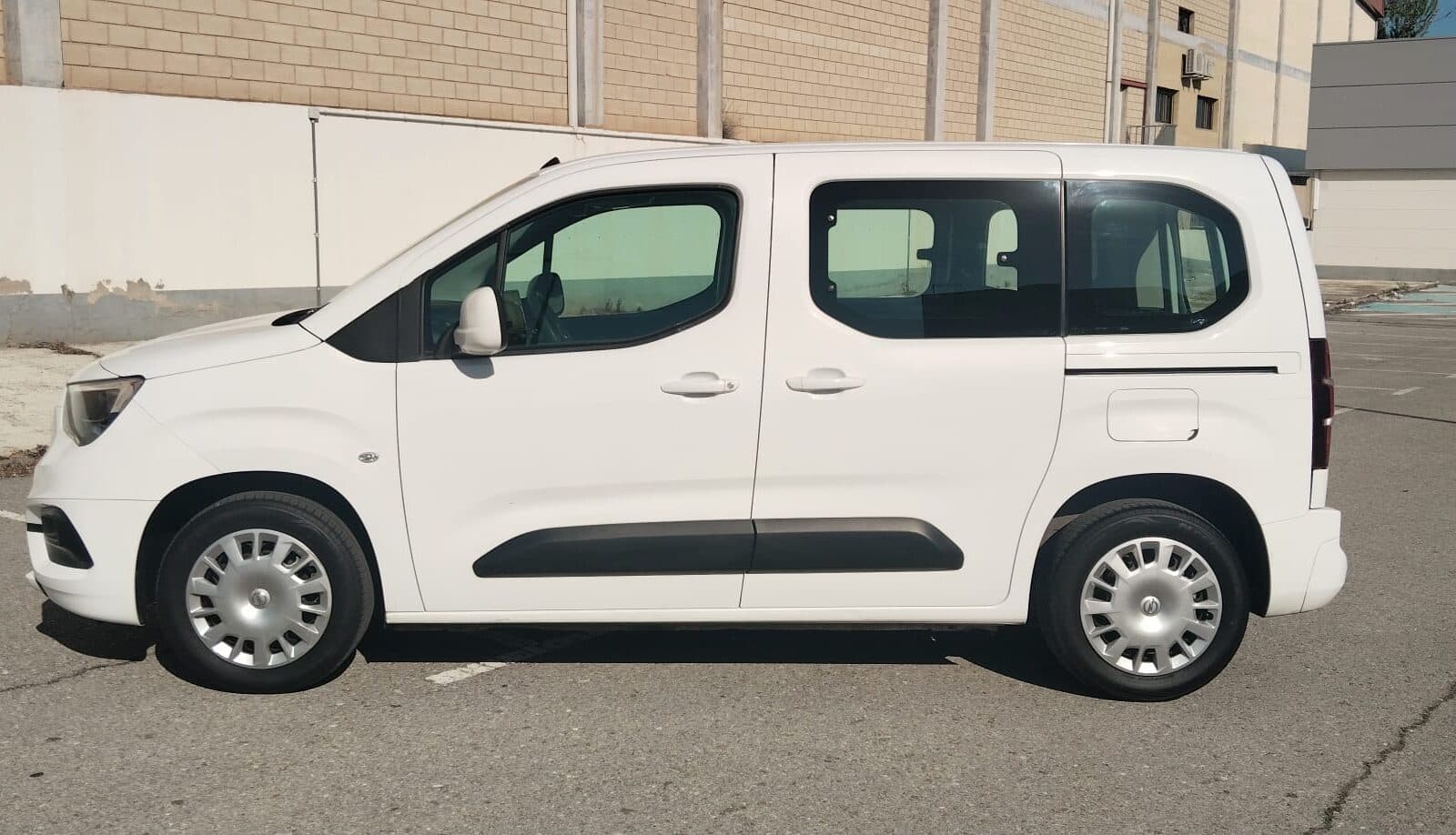 Opel Combo Life — foto principal