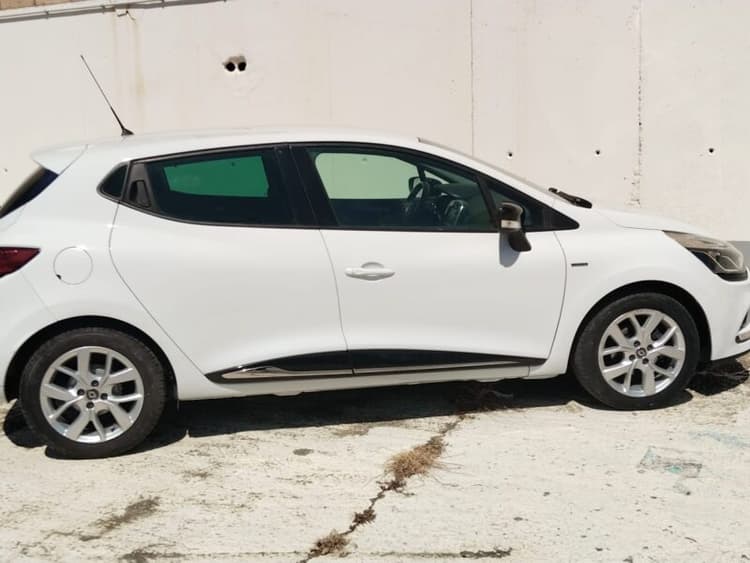 Miniatura 1 de 5 del coche: Renault Clio Limited