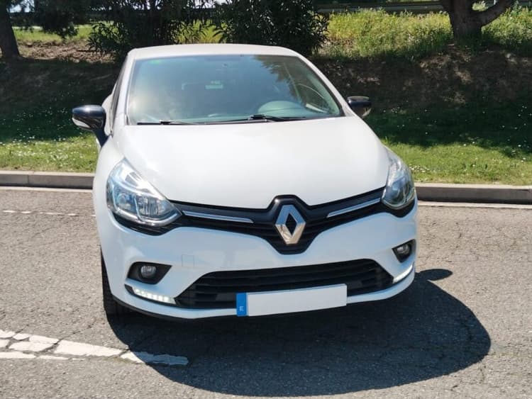 Miniatura 3 de 5 del coche: Renault Clio Limited