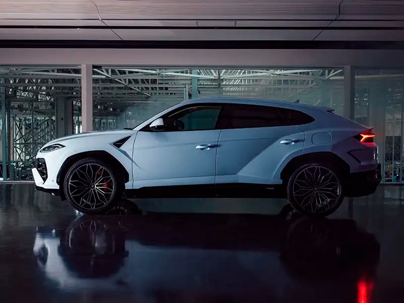 Imagen del artículo: Lamborghini Urus SE: el Super SUV italiano que redefine la velocidad